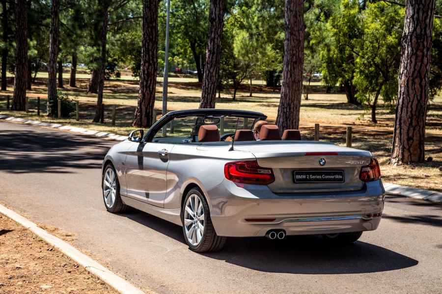  BMW 228i Convertible Luxury Line 2015 года  (ZA) (фото 15 из 30)